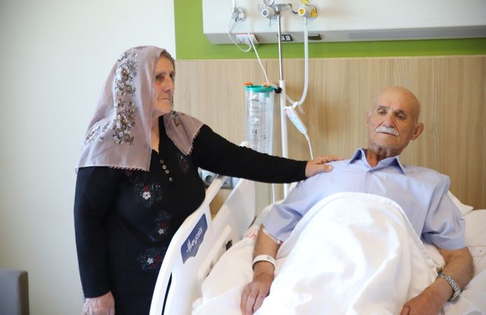 Karaciğerinde 13 santimetrelik tümör bulunan hasta 10 saatlik ameliyatla sağlığına kavuştu