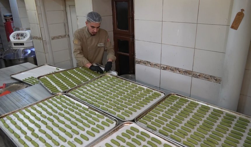 Antep fıstıklı kurabiye bayramda damakları tatlandıracak