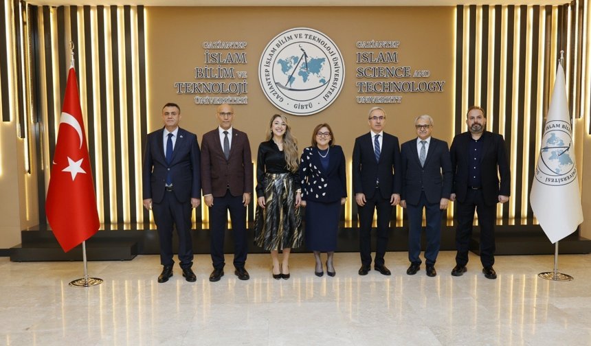 GİBTÜ’DE “GELECEĞİ İNŞA EDEN KADINLAR” BULUŞMASI