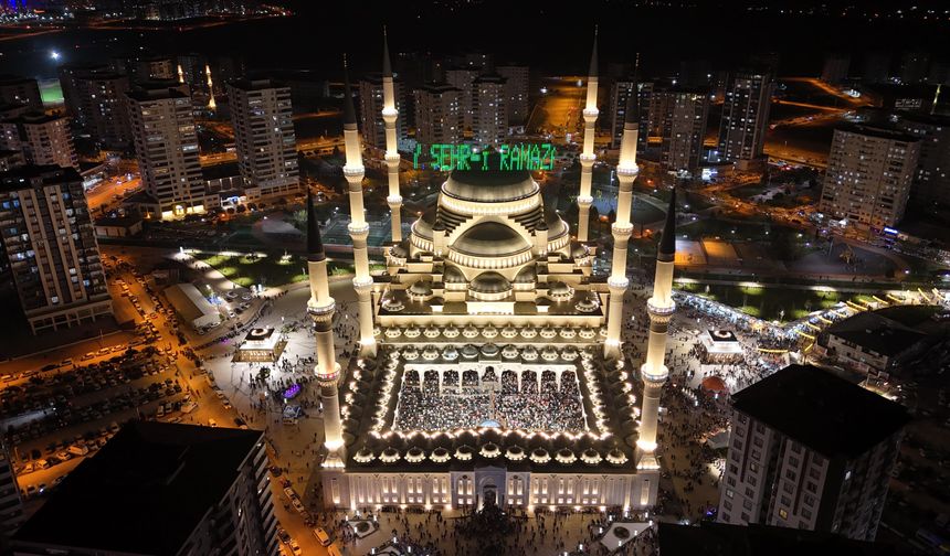 SAKAL-I ŞERİF KADİR GECESİNDE ŞAHİNBEY MİLLET CAMİİ’NDE