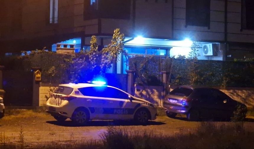 Tartıştığı eşini boğazını keserek ö*dürdü