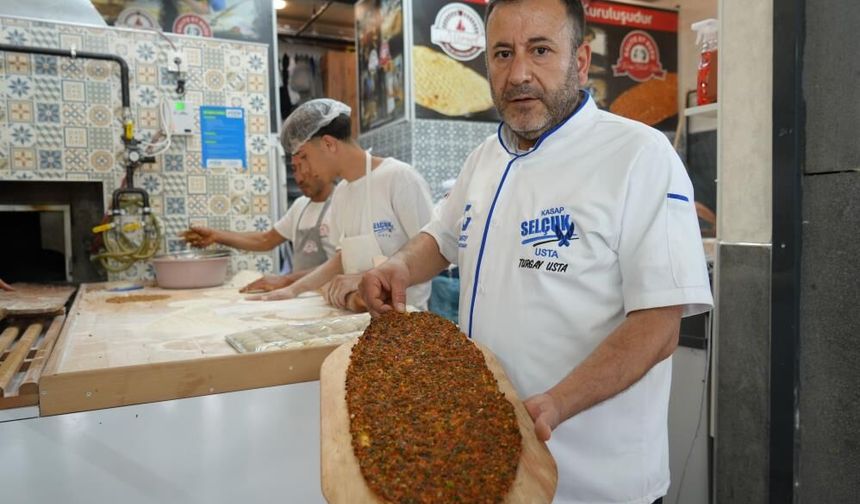 Gaziantep'in tescilli lezzeti lahmacun 180 TL'den satılıyor