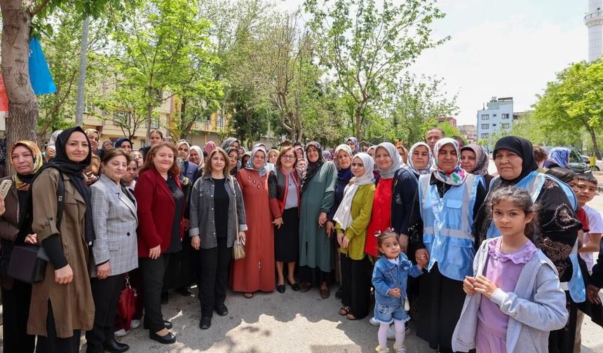 Fatma şahin, 25 Aralık mahallesi sakinleriyle bayramlaştı