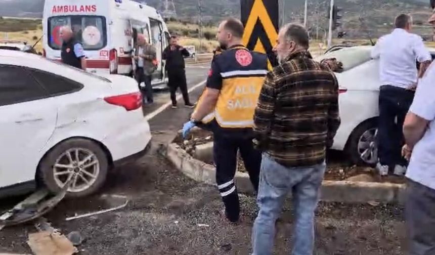 Gaziantep'te iki otomobil çarpıştı: 6 yaralı