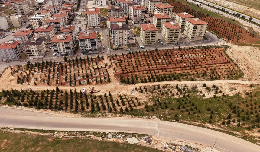 BURAK MAHALLESİ’NE 30 BİN METREKARELİK YENİ PARK
