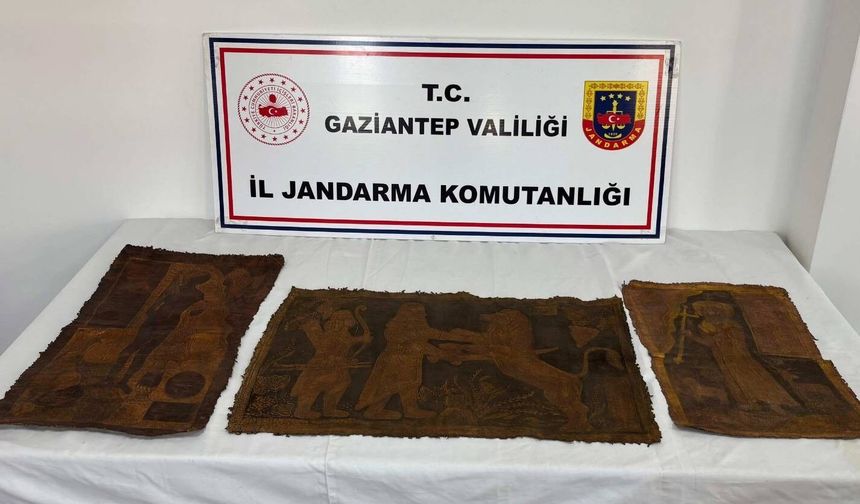 Gaziantep'te İbranice altın yazmalı 3 adet tarihi eser tablo ele geçirildi