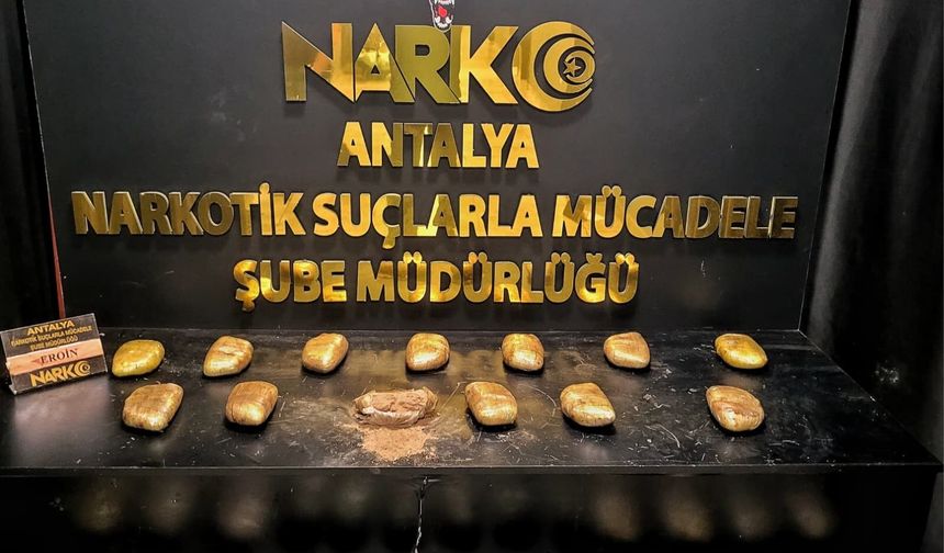 Aile görüntüsü vererek yasaklı madde nakline operasyon