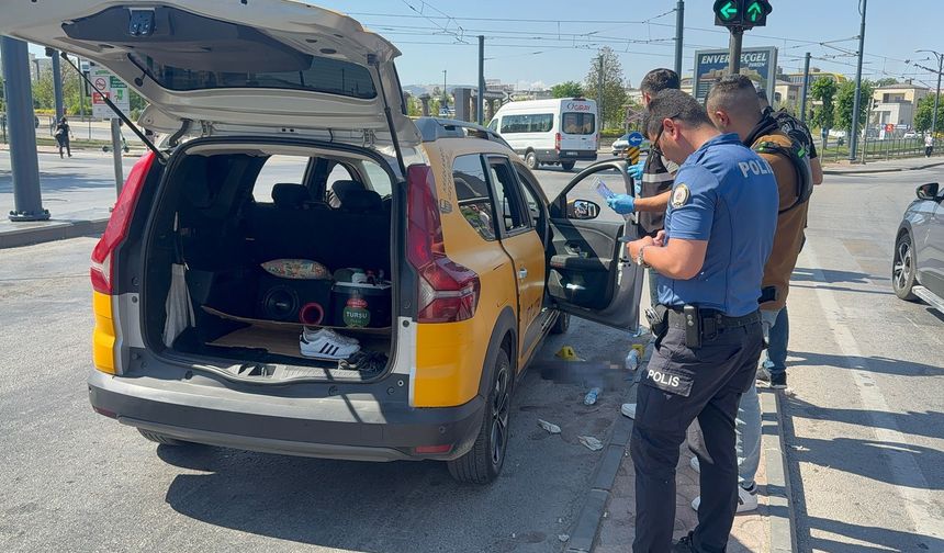 Gaziantep'te taksi durağı önünde bıçaklı kavga