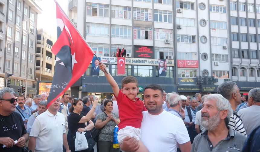 Gaziantep'te Özgür Özel'e Sevgi Seli, Gündem Yaratan Konuşma