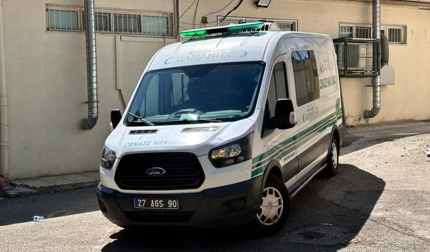 Gaziantep'te motosiklet bariyerlere çarptı: Genç sürücü hayatını kaybetti
