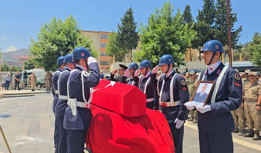 Jandarma Uzman Çavuş Selçuk Topaloğlu, son yolculuğuna uğurlandı