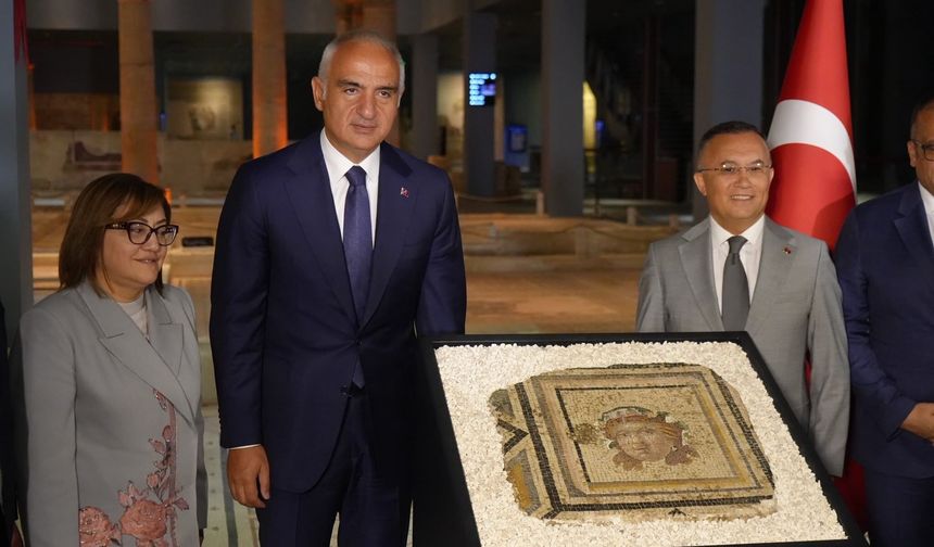 Bakan Ersoy: "Yurt içinde kaçak kazılara ve kültür varlığı kaçakçılığına karşı çalışmaları kararlılıkla yürütüyoruz"