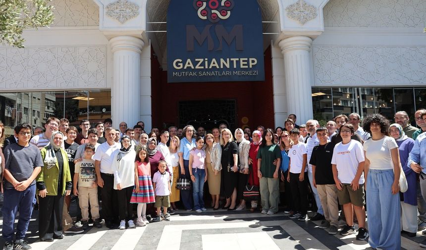 Şahin, Gazi Şehrin 2026 YKS ve LGS şampiyonlarıyla buluştu