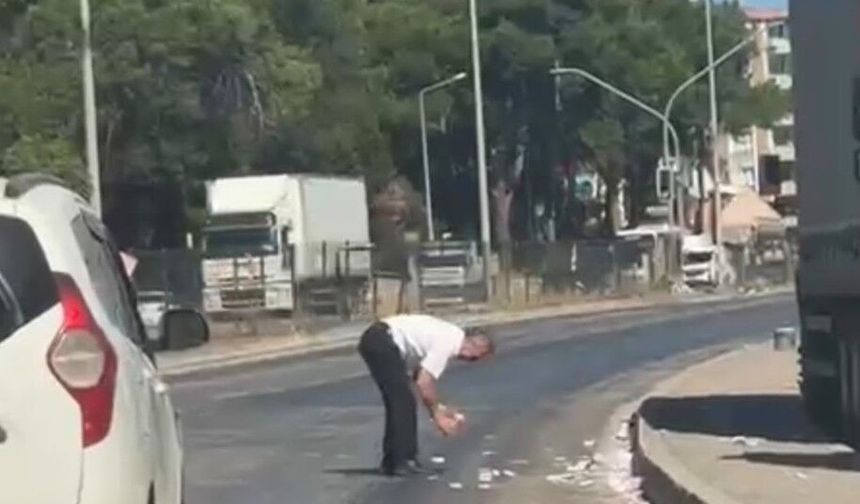 Deste deste paralar yola saçıldı, trafik tamamen durdu