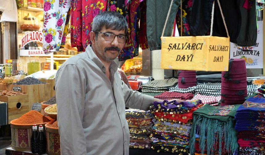 Gaziantep'te sıcak havalar şalvara ilgiyi artırdı