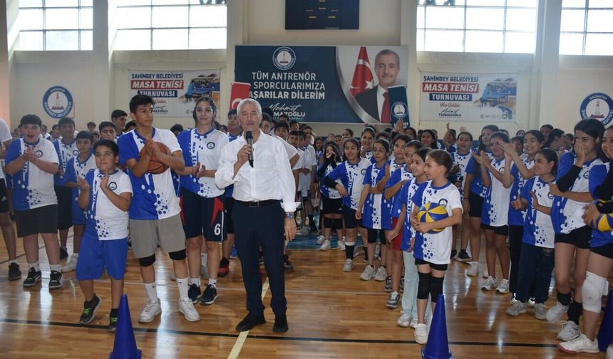 Şahinbey Belediyesi yaz spor okulu gençlere kapısını açtı