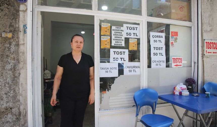 Lüks aracı ile geldi, 500 TL'lik tost hesabını fazla bulup kaçtı