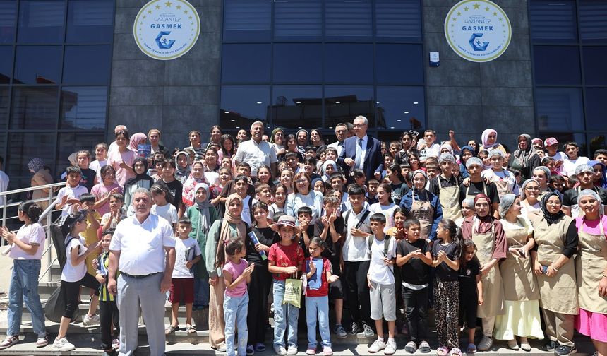 BAŞKAN ŞAHİN, GAZİANTEP BÜYÜKŞEHİR BELEDİYESİ YAZ OKULLARINI ZİYARET ETTİ