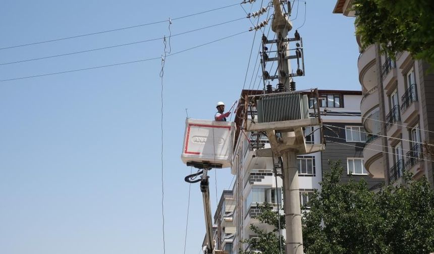 Toroslar EDAŞ, Gaziantep'te rekor sıcaklara karşı şebekeyi güçlendiriyor