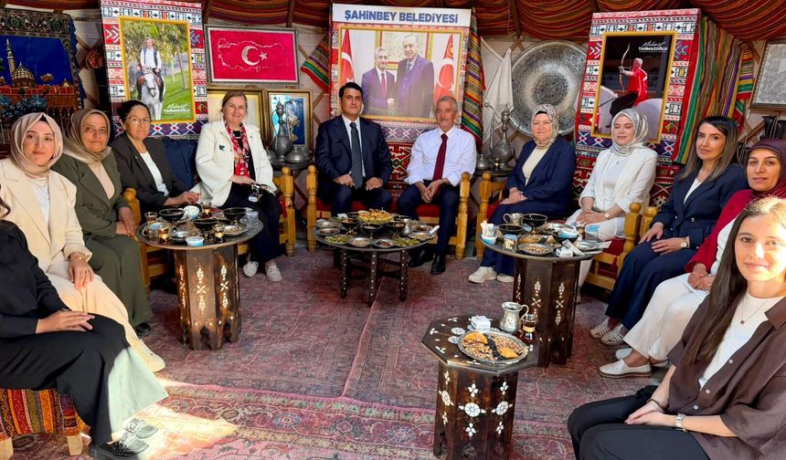 YILMAZ’DAN AHLAT’TA GAZİANTEP DAVETİ