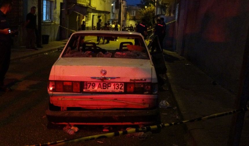 Kilis'te husumetli ailelerin kavgasında otomobil d*hşeti: 2 yaralı