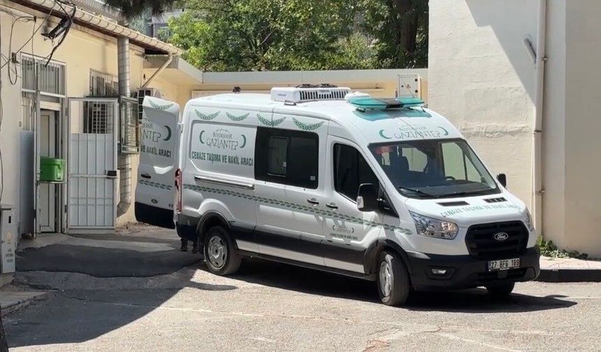 Yaşadığı karavanda rahatsızlanan yaşlı adam hastanede hayatını kaybetti
