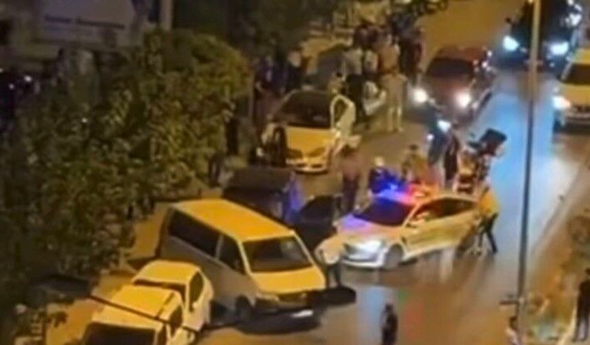 ‘Dur’ ihtarına uymayarak kaçan sürücü, park halindeki 4 araca çarptı