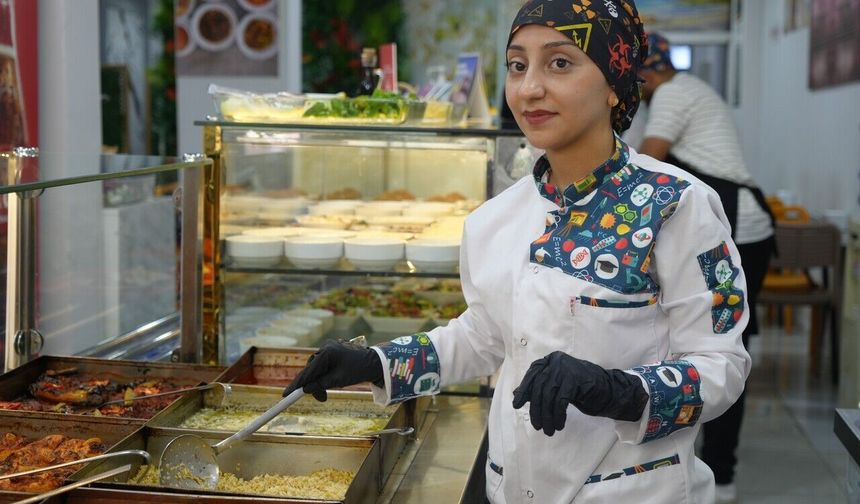 'Yapamazsın' diyenlere aldırış etmedi, 19 yaşında kendi işini kurdu