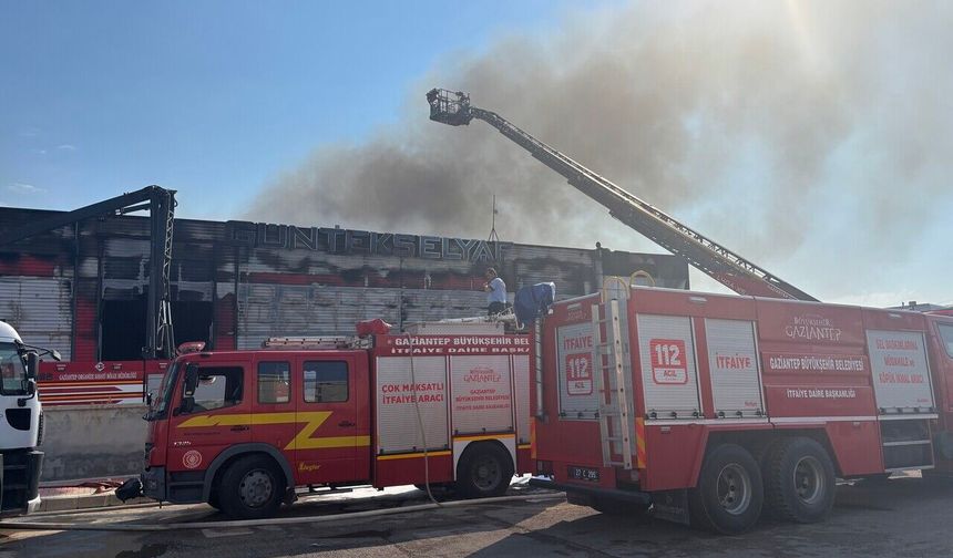 Gaziantep'te fabrika yangını söndürüldü