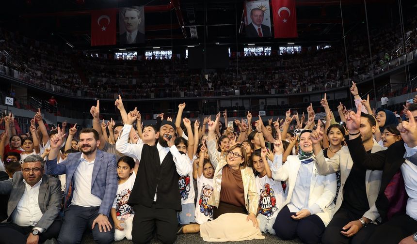 BÜYÜKŞEHİR, YAZ OKULLARI KAPANIŞ PROGRAMI DÜZENLEDİ