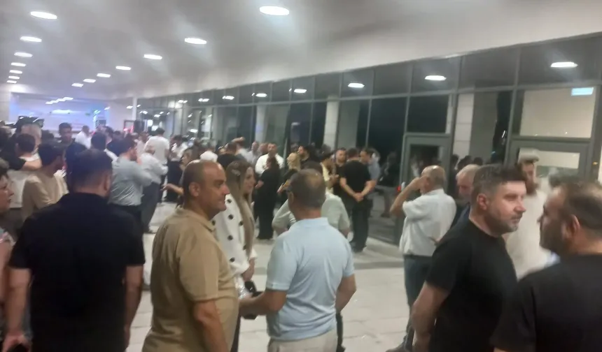 Milletvekili Melih Meriç’in Sevenleri Hastaneye Akın Etti