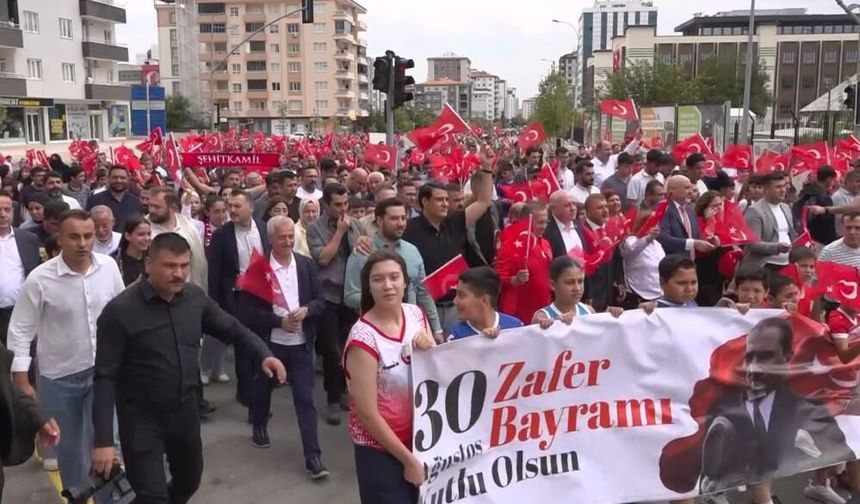 Gaziantep'te 30 Ağustos zafer yürüyüşü ve basket takımı lansmanı yapıldı