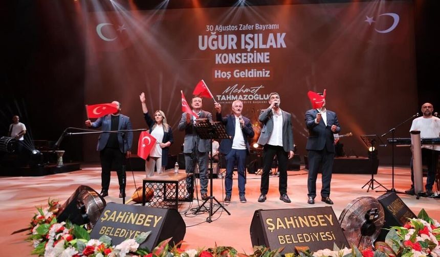Şahinbey'de zaferin coşkusu şarkılarla taçlandı