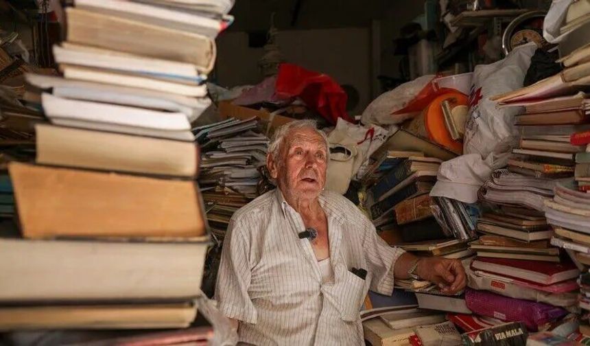40 Yıllık Kitap Tutkusu, 14 Yıllık Evlat Hasreti