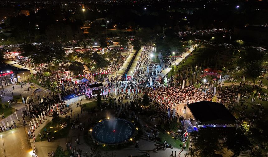 Gaziantep'te Kültür Şöleni! 160 Bin Kişi Festivalde Buluştu