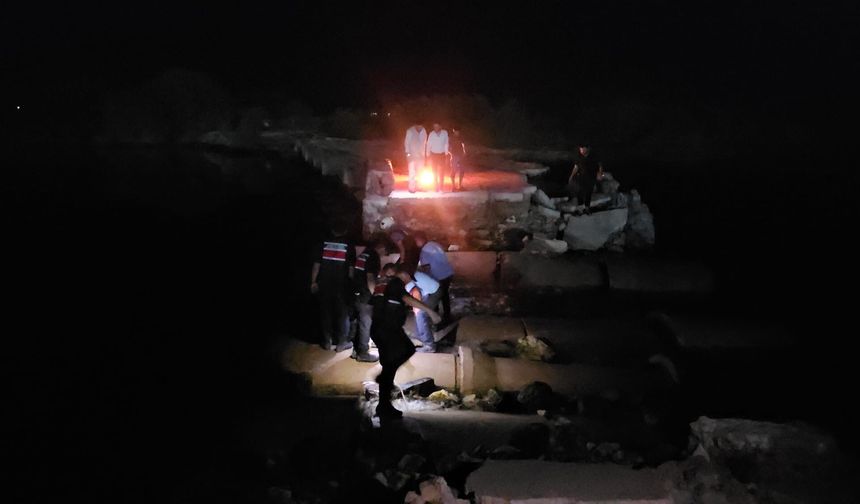 Karkamış’ta Fırat Nehri Alarmı: 4 Kişi Mahsur Kaldı