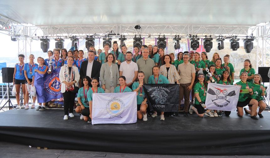 Rumkale'de Dragon Bot şampiyonları kupalarına kavuştu