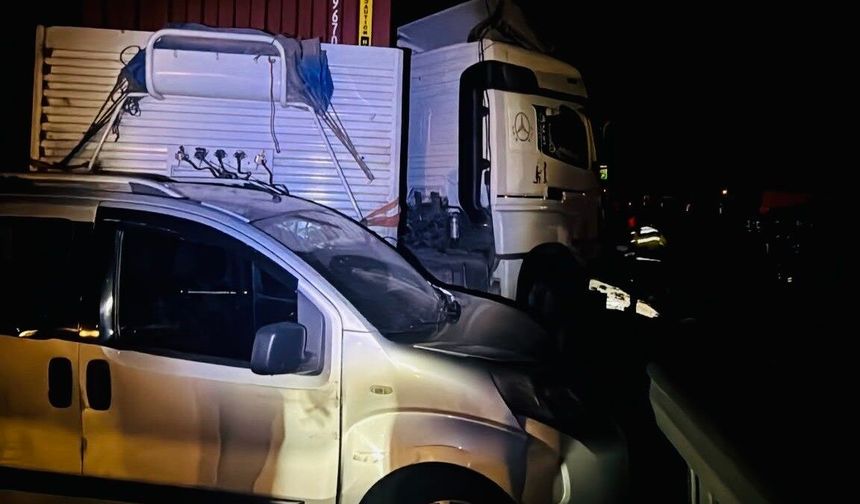 TAG Otoyolu'nda zincirleme kaza: 5 yaralı