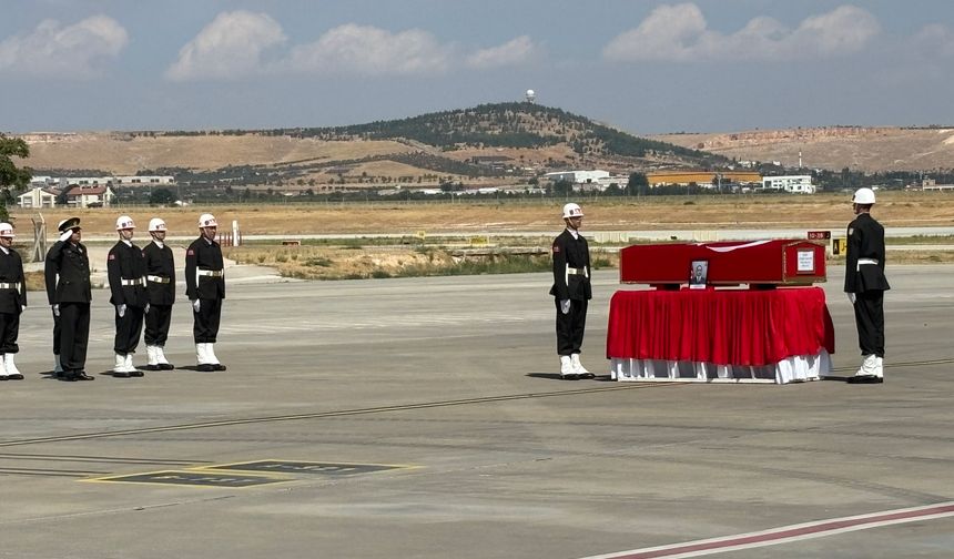 Görev başında rahatsızlanarak şehit olan asker memleketine uğurlandı