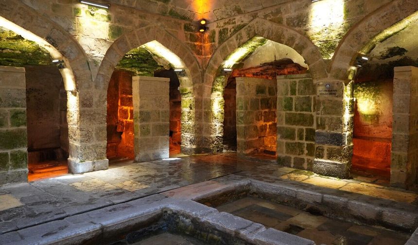 Gaziantep'teki tarihi kasteller ziyaretçilerin ilgi odağı oldu