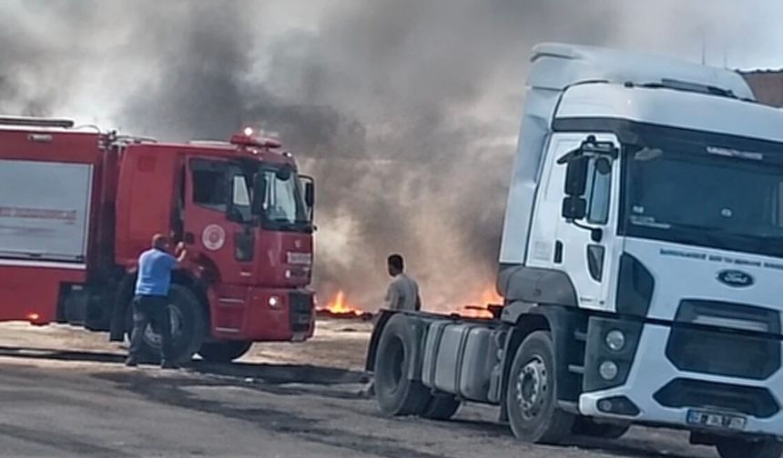 Gaziantep’te Dünya Tır Garajı’nda Yangın Çıktı