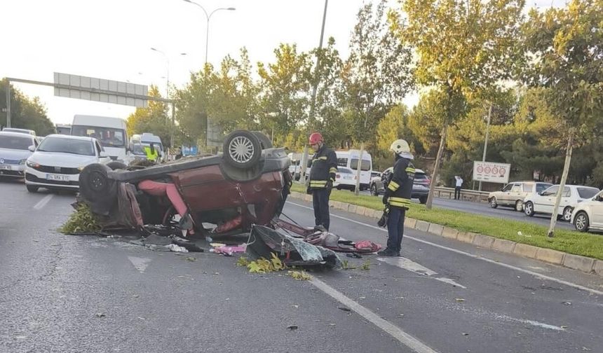 Kontrolden çıkan otomobil takla atarak karşı şeride geçti: 3 yaralı