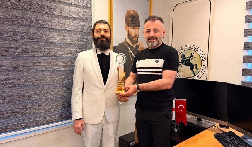 Akif Manaf’a Gürcü Kültür Evi Derneği’nden “Sanat ve Barış Ödülü”