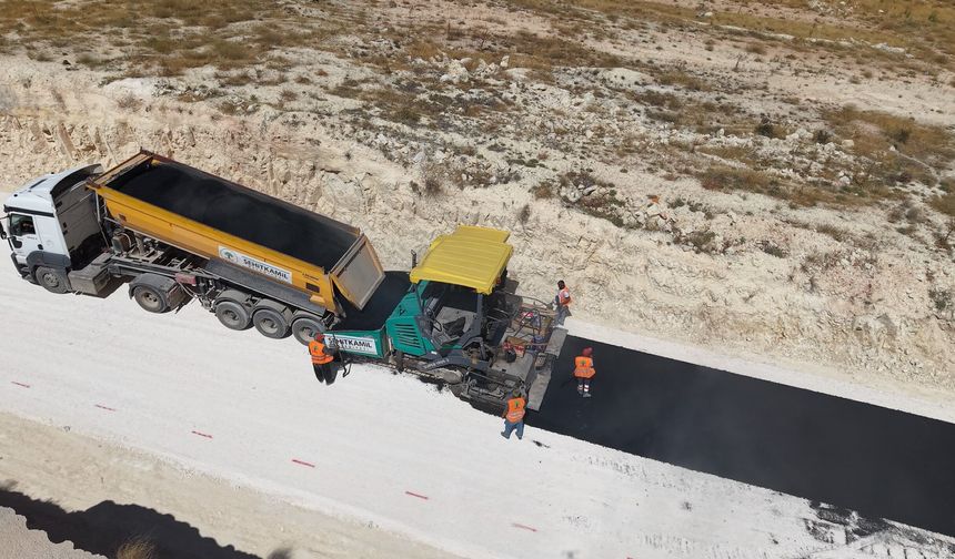 ŞEHİTKAMİL’DE YOLLAR KIŞA HAZIRLANIYOR