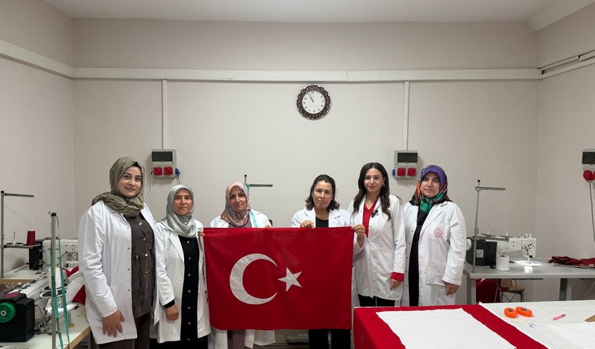 El Emeği Türk Bayrakları 29 Ekim İçin Hazırlanıyor