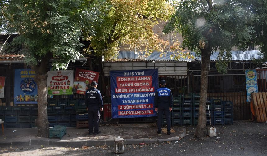 Son kullanma tarihi geçmiş ürün satan 2 market kapatıldı