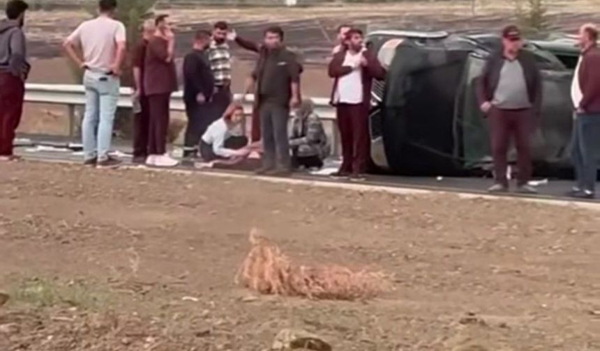 Gaziantep'te kontrolden çıkan araç karşı şeride uçtu