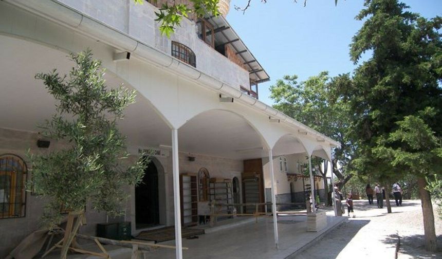 Nurdağı’nın Manevi Mekânı Hz. Ukkaşe Türbesi Yenilendi