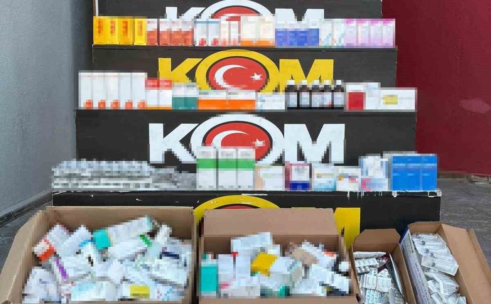 Vitrini Parfüm, Deposu Eczane! Tam 6 Bin 247 Adet!