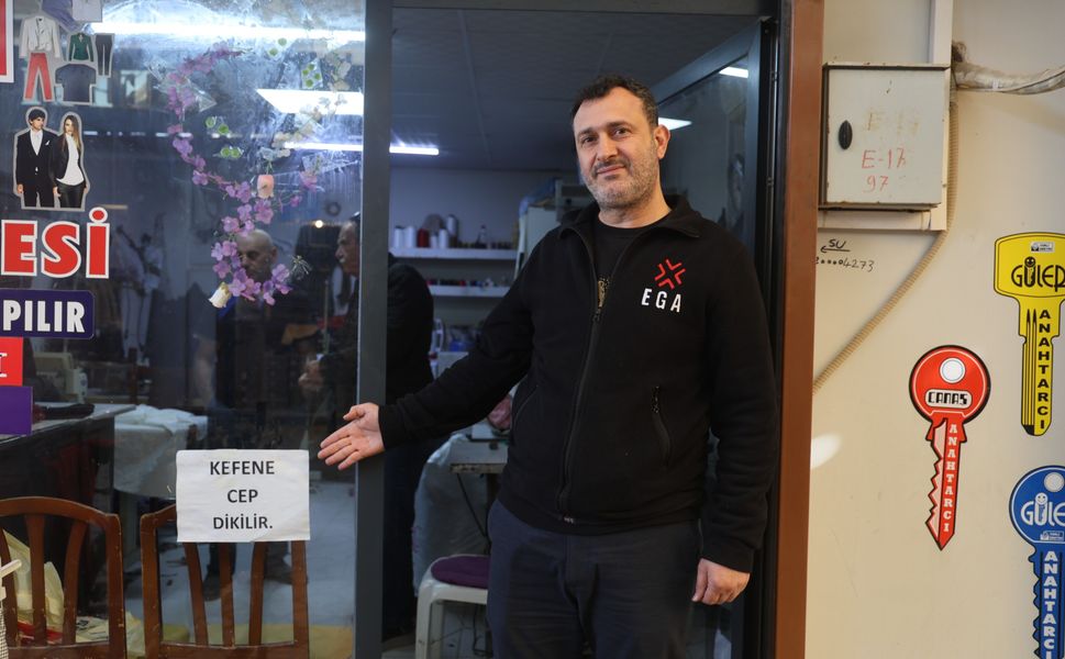 Cimrilerin İnadına O Yazıyı Kaldırmıyor: "Kefende Cep Var!"